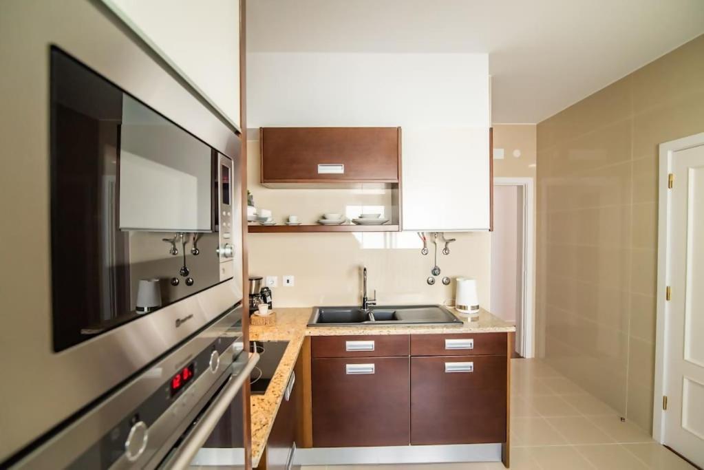Cozy Sea View Apartment Near City & Airport Понта Делгада Екстериор снимка
