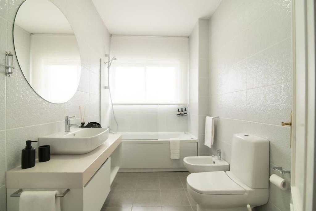 Cozy Sea View Apartment Near City & Airport Понта Делгада Екстериор снимка
