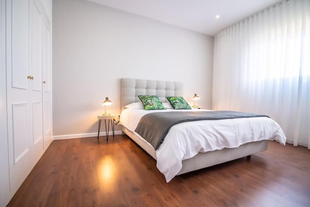 Cozy Sea View Apartment Near City & Airport Понта Делгада Екстериор снимка