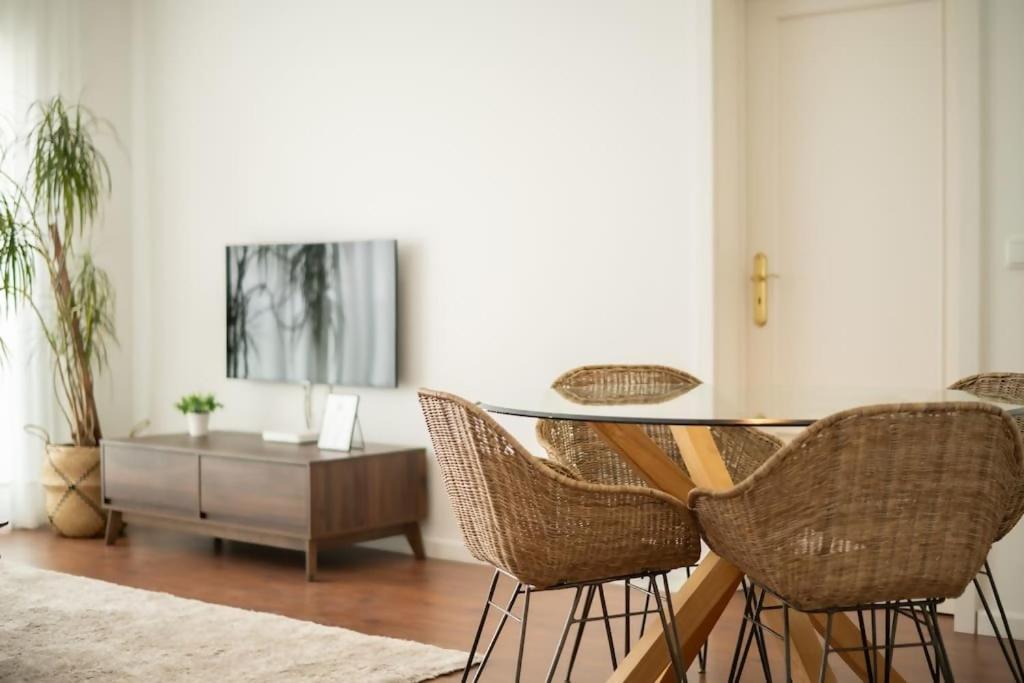 Cozy Sea View Apartment Near City & Airport Понта Делгада Екстериор снимка