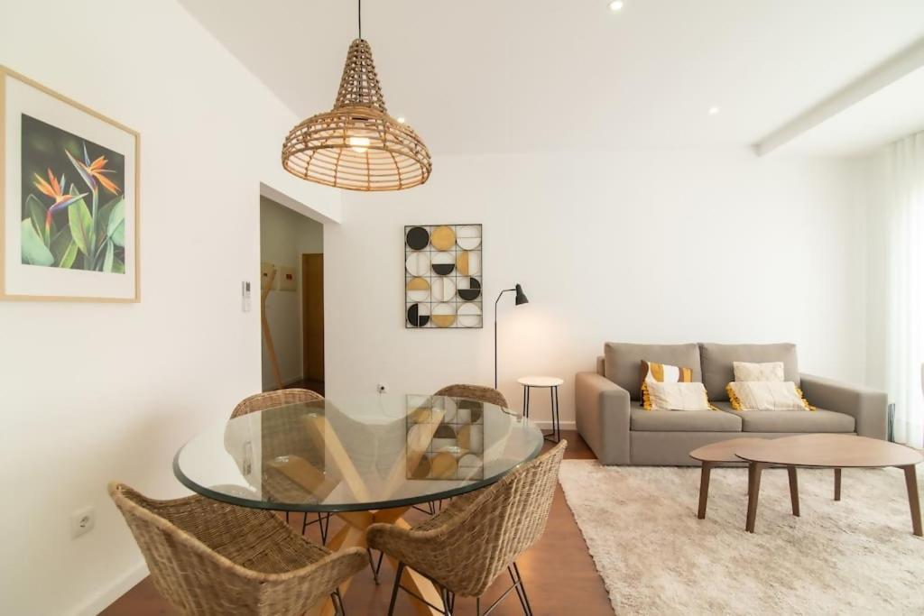 Cozy Sea View Apartment Near City & Airport Понта Делгада Екстериор снимка