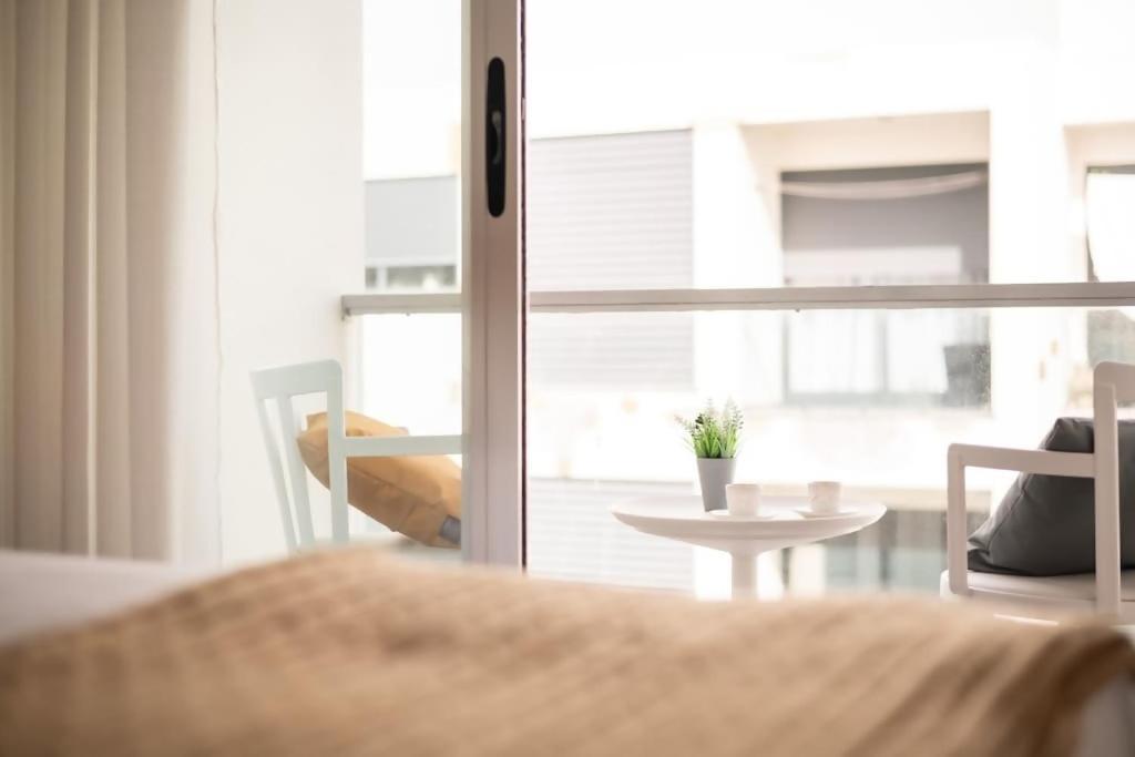Cozy Sea View Apartment Near City & Airport Понта Делгада Екстериор снимка